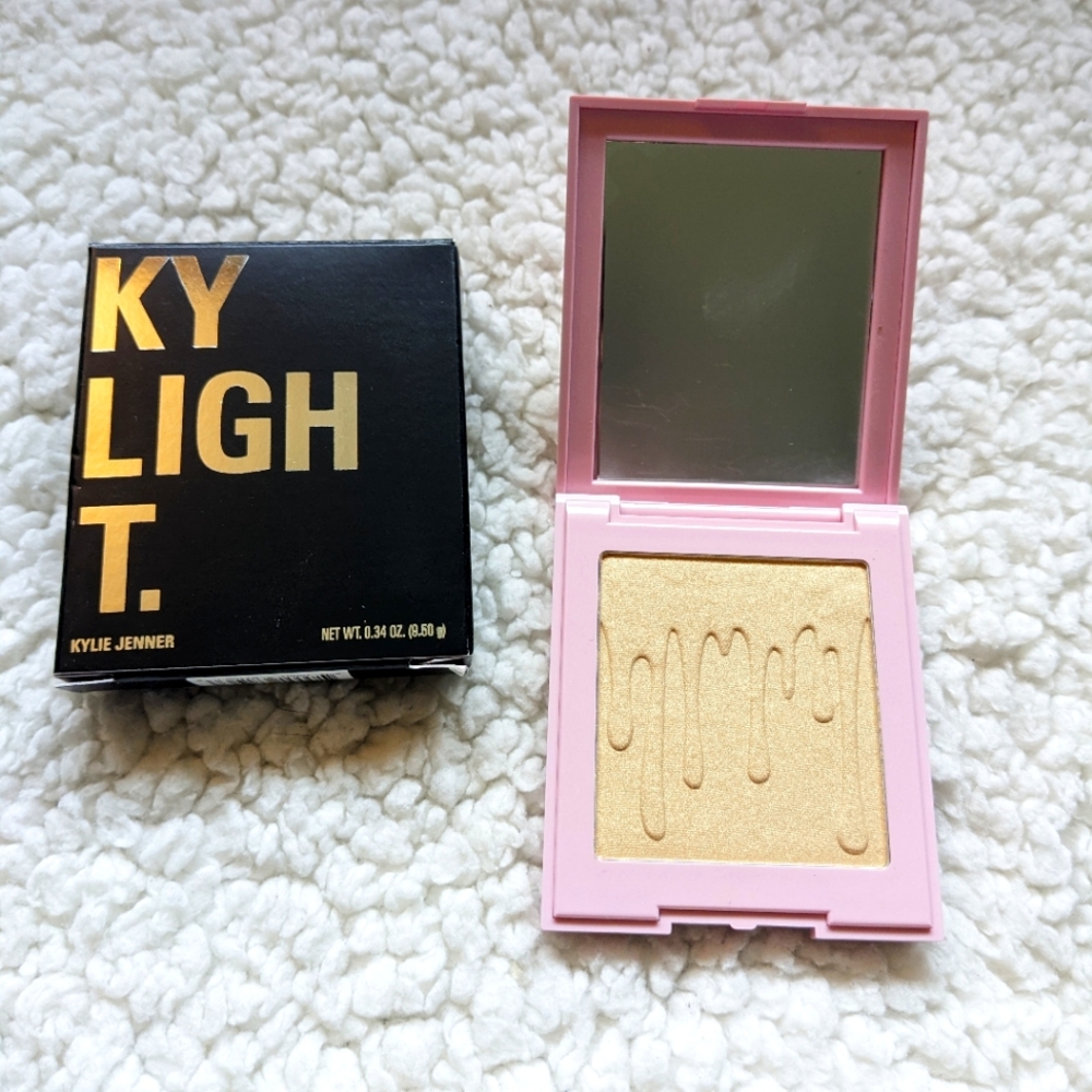 Kylight Kylie Jenner Illuminating Powder